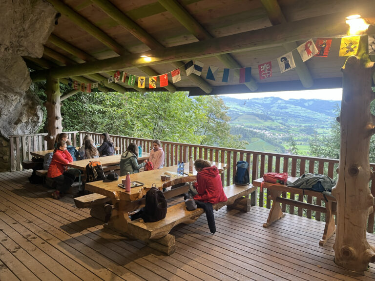 2025-09-12_mittelstufe_kristallhoehle_kobelwald_004