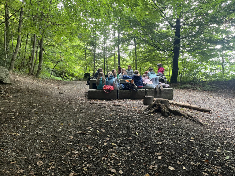 2025-09-12_mittelstufe_kristallhoehle_kobelwald_022
