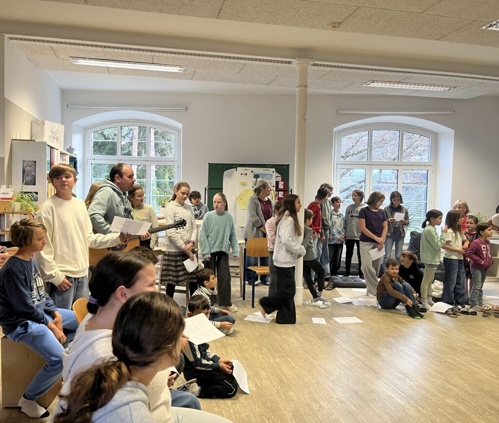 2025_11_13_besuch_fackelstuermer_bodenseehof_02